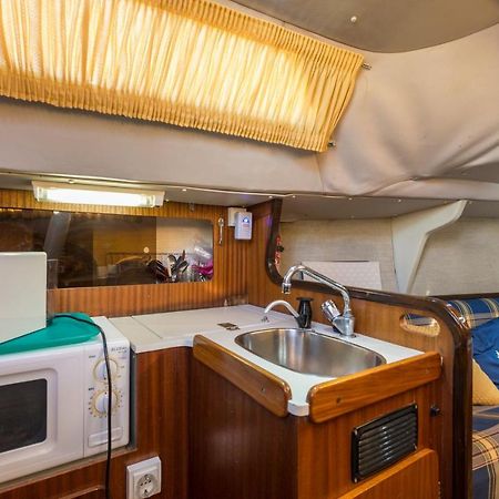 Pequeno Velero En Port Forum Ideal Para Backpackers Sant Adrià de Besòs Esterno foto