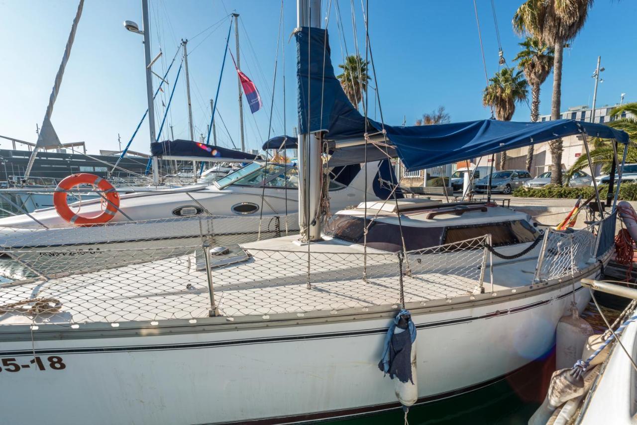 Pequeno Velero En Port Forum Ideal Para Backpackers Sant Adrià de Besòs Esterno foto