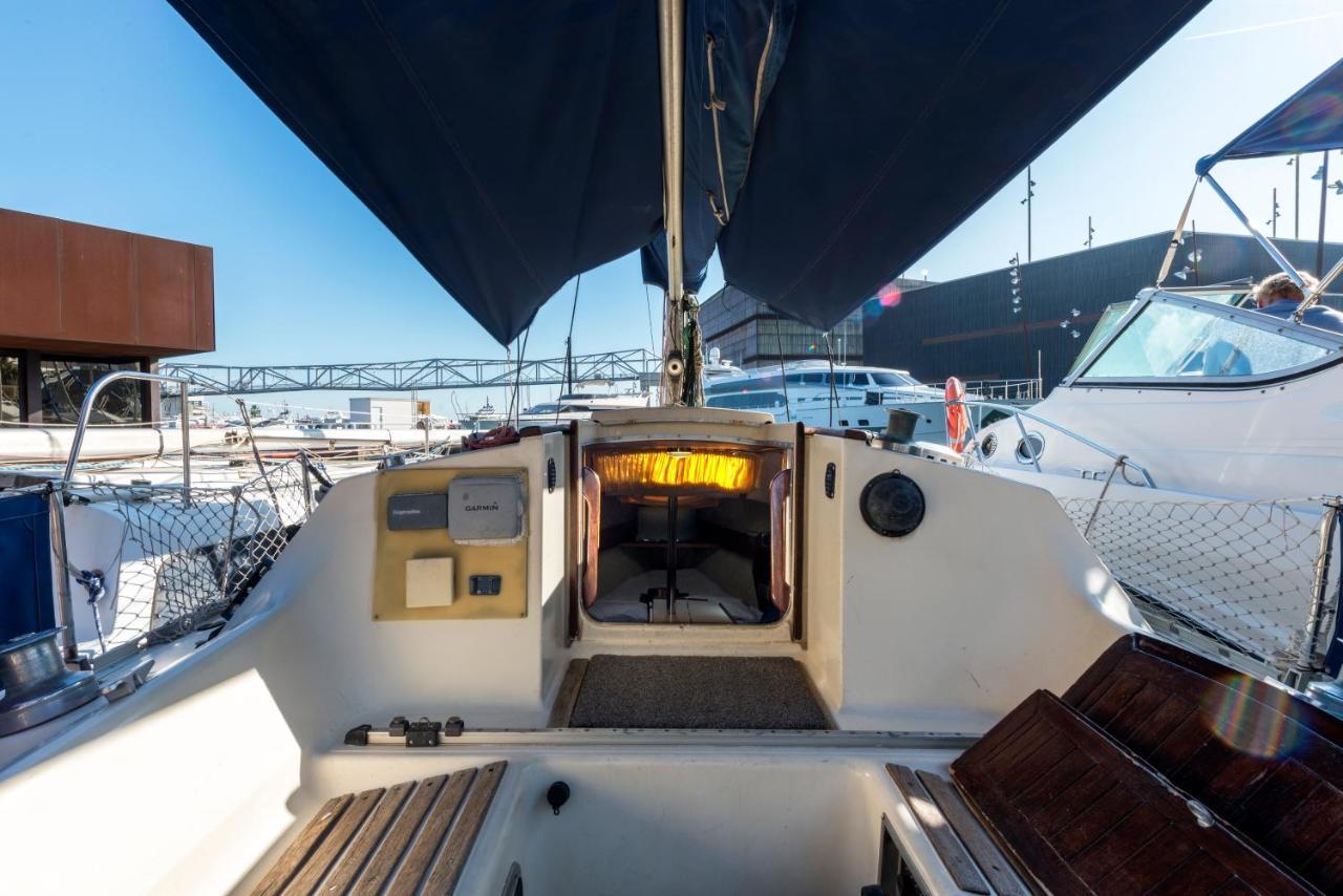 Pequeno Velero En Port Forum Ideal Para Backpackers Sant Adrià de Besòs Esterno foto