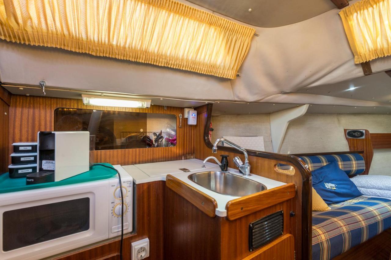 Pequeno Velero En Port Forum Ideal Para Backpackers Sant Adrià de Besòs Esterno foto